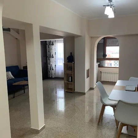 Ultracentral Apartment Craiova
